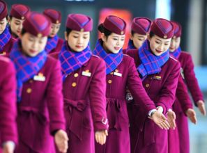 動妹 禮儀培訓(xùn) 苦練內(nèi)功備戰(zhàn)春運